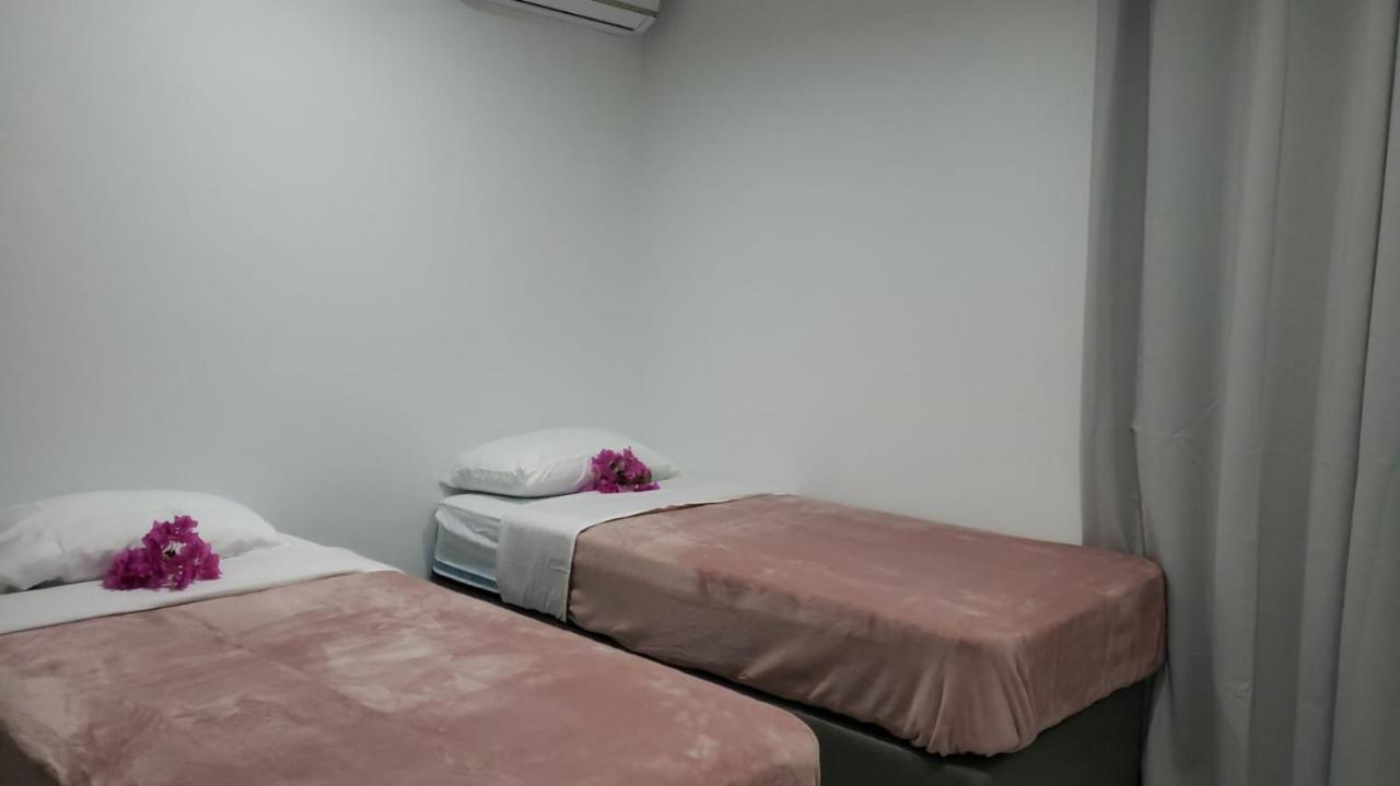 Cg Apartment - Flamboyan Willemstad Luaran gambar