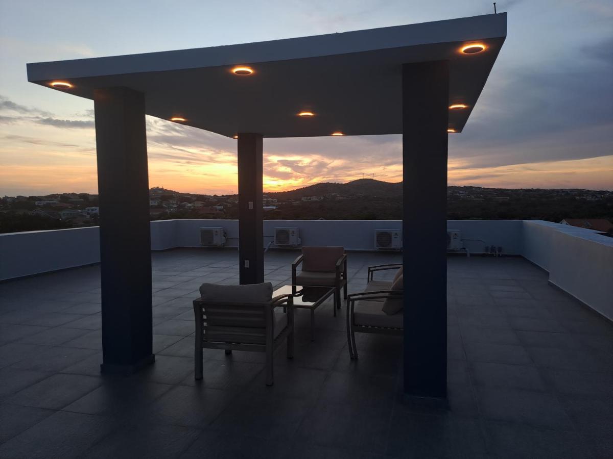 Cg Apartment - Flamboyan Willemstad Luaran gambar